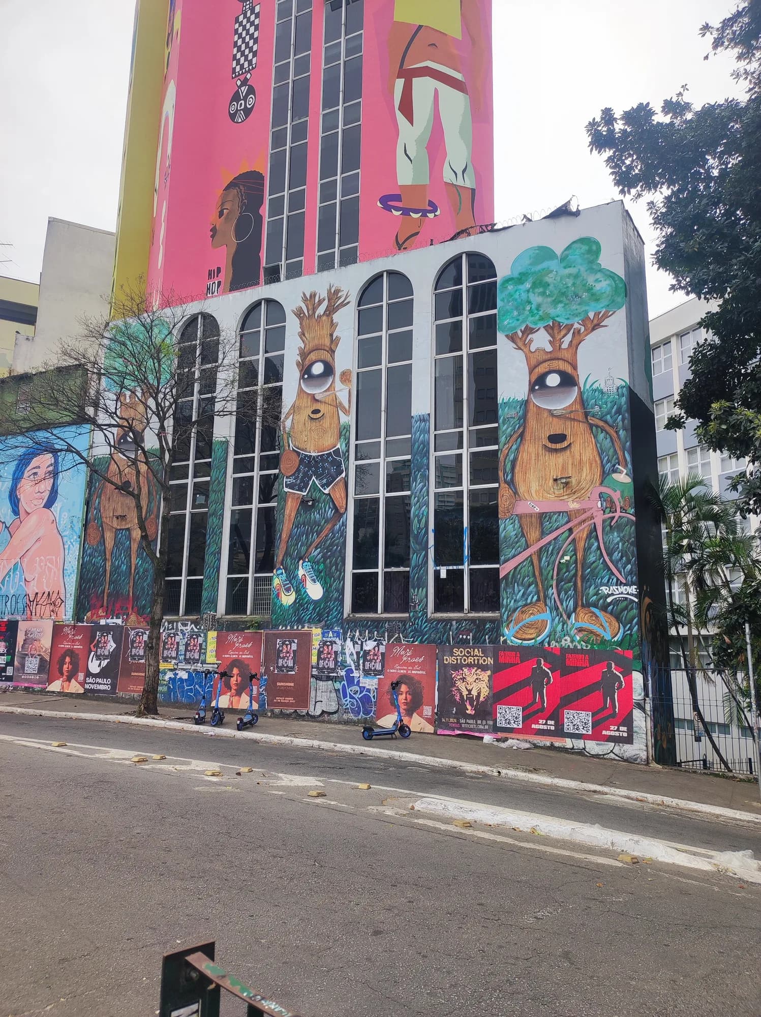 Mural Seres Arbóreos e Empena Hip-Hop - Rasnove