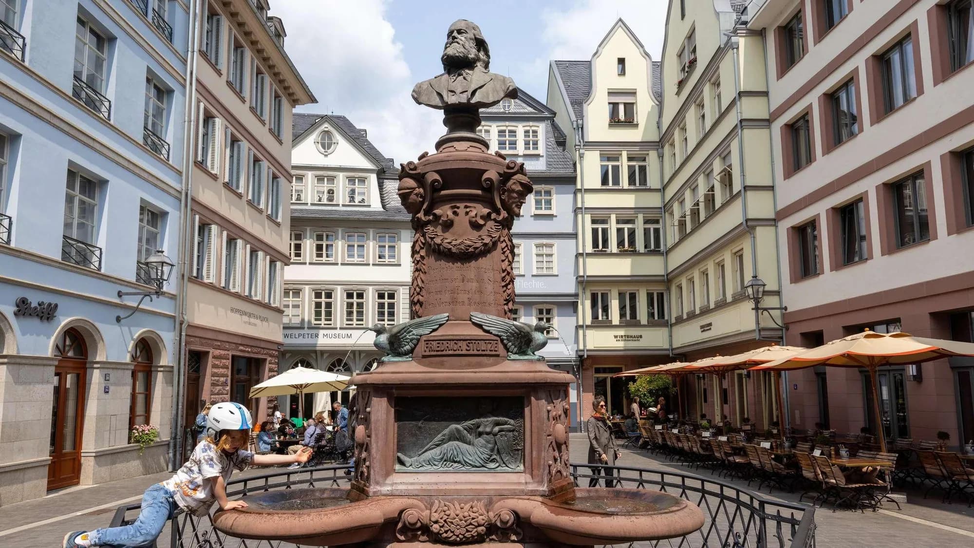 Stoltze Fountain - Stoltze-Brunnen